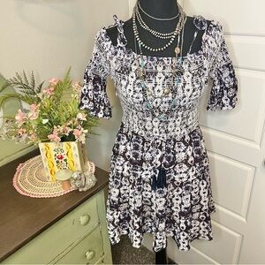 Lost + Wander Blue White Daisy Floral Smocked Elastic Milkmaid Sun Dress Sz M